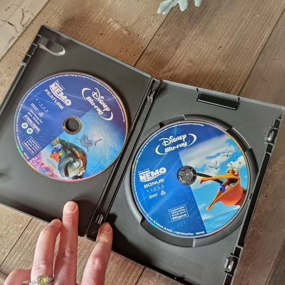 Finding Nemo Blu-Ray 2003 2-Disc Set Collector’s Edition Disney Pixar 30078 - Picture 2 of 10